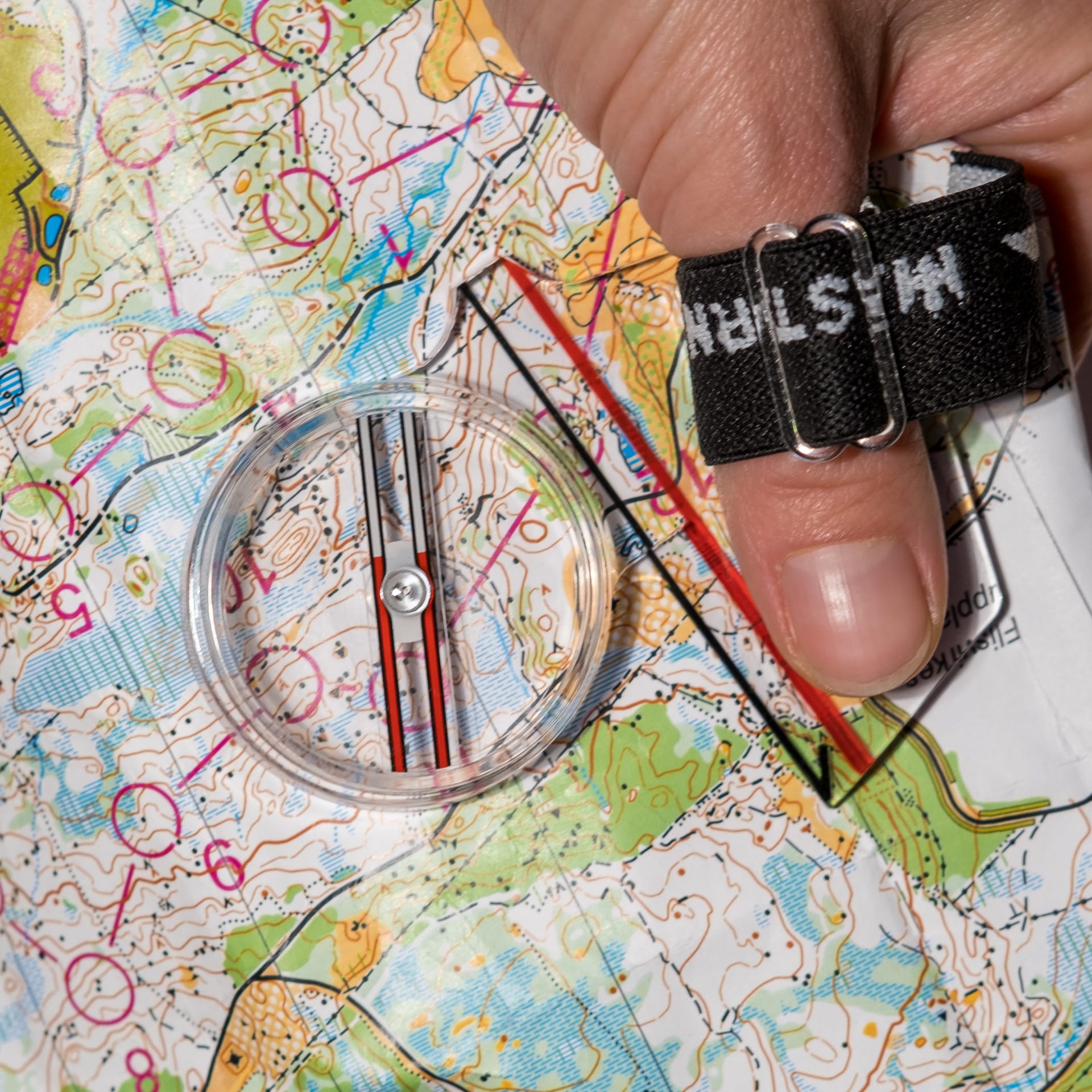 Mästarn Elite compass on map from above